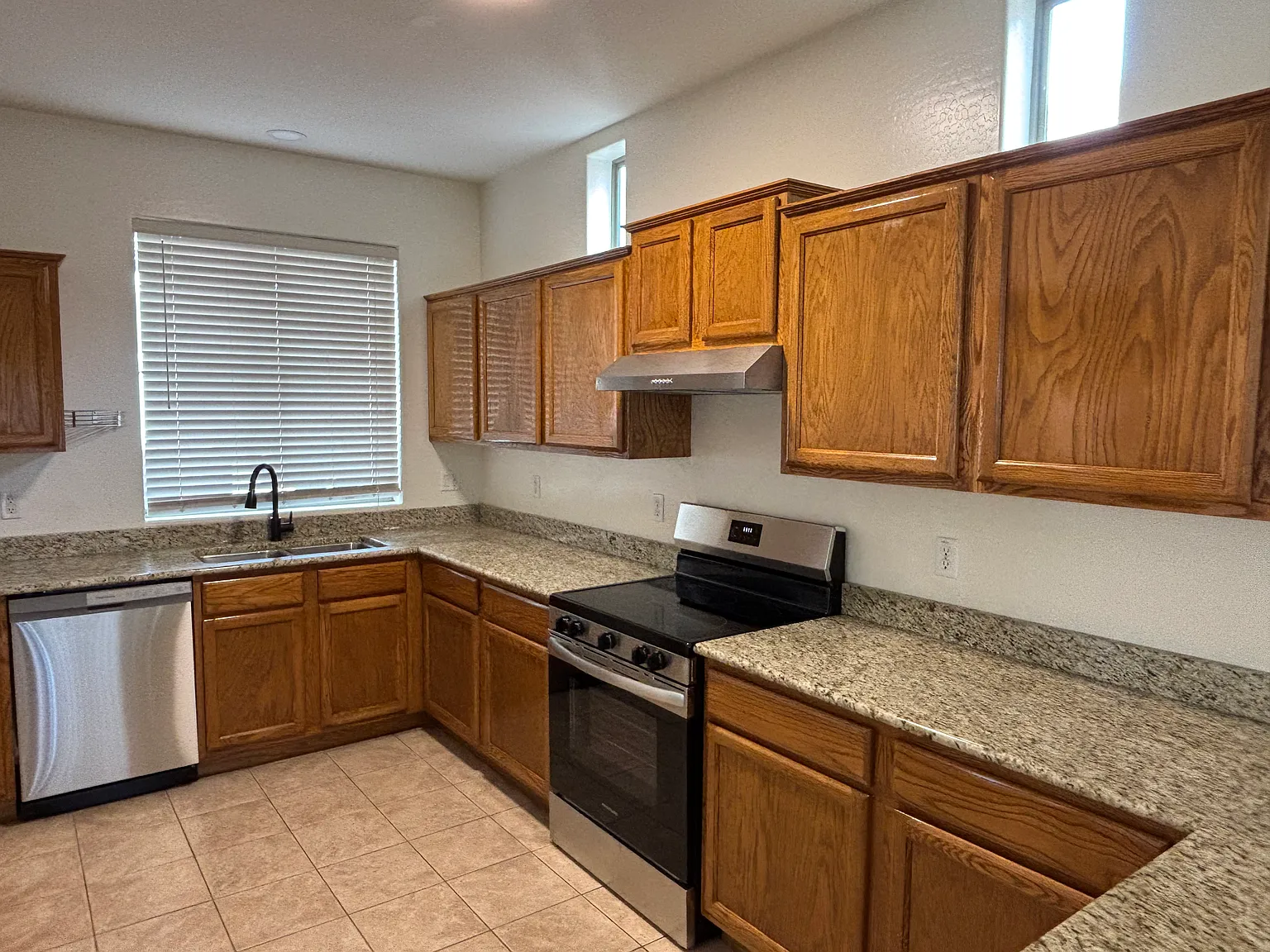 3 bed, 2.5 bath, 1632 sqft, $2,250 — Photo 4