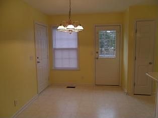 5th image of 507 Connie Ct