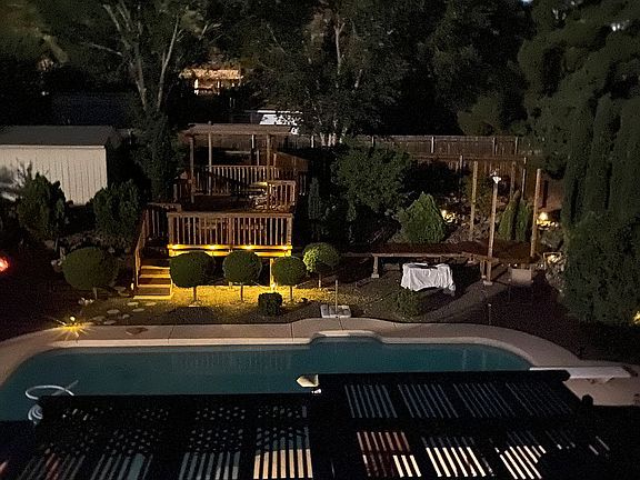 Backyard rooftop Photo
