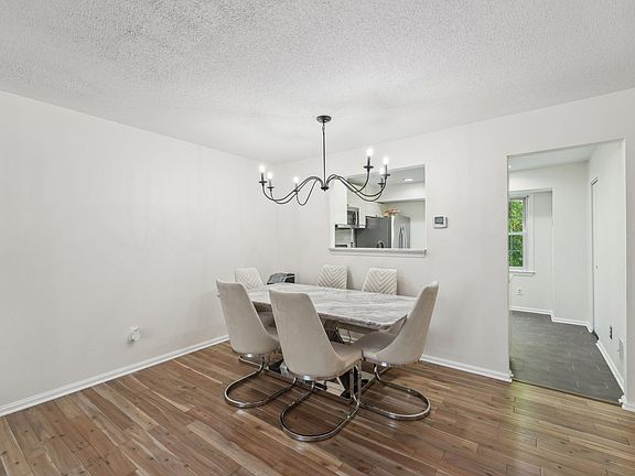 4th image of 71 Fendall Ave