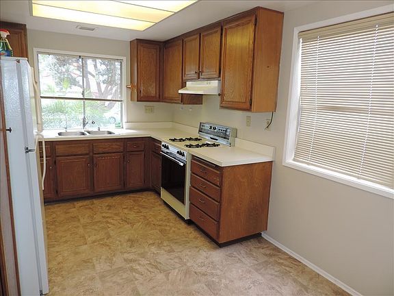 3rd image of 3552 Sky Haven Ln