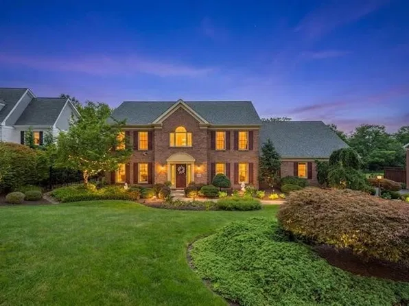 116 Sunrise Ln, Venetia, PA 15367