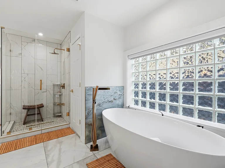 4805 Greystone Dr — Photo 20