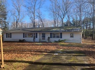 28 Maplewood Ln, Northford, CT 06472