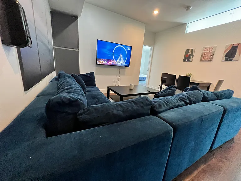 1735 N La Brea Ave #404 — Photo 14