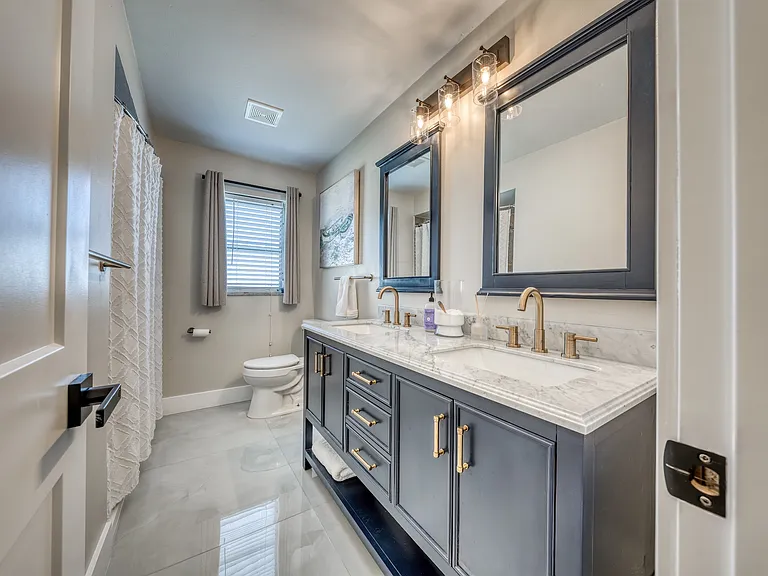 SE 1st Pl — Photo 14
