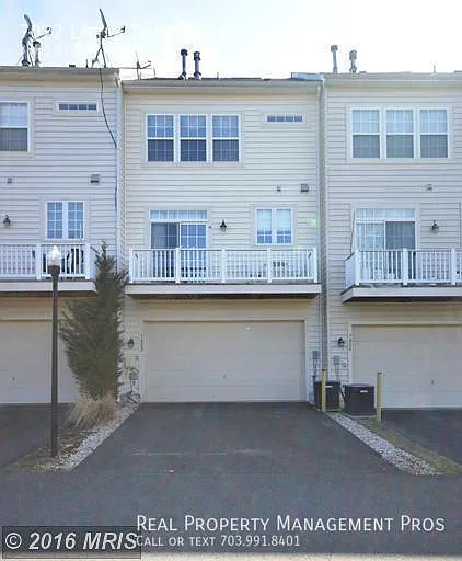 7022 Little Thames Dr — Photo 16