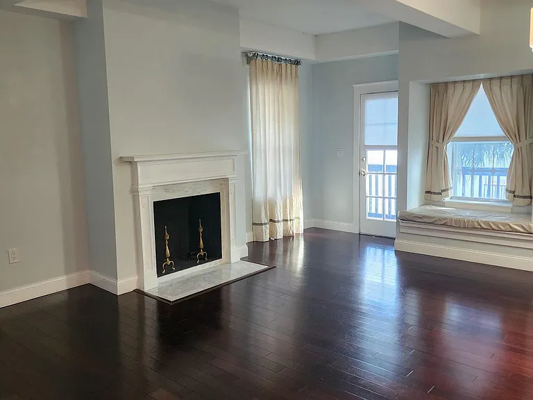 212 Saint Johns Ave #212 — Photo 12