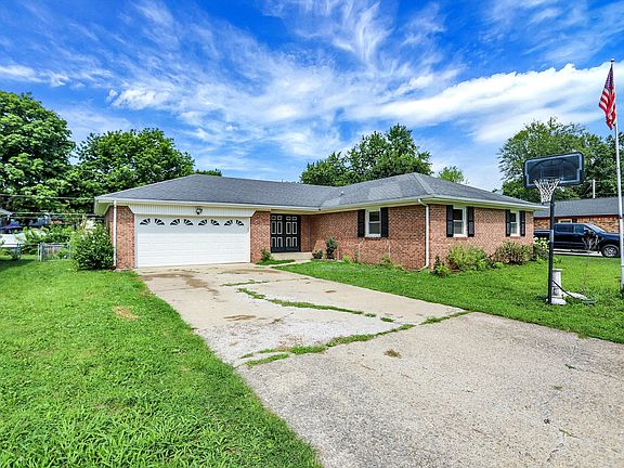2nd image of 822 Wallbridge Dr