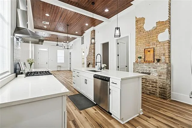 1201 Marigny St — Photo 10