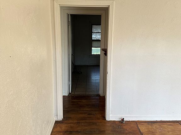 4th image of 3720 N 25th St