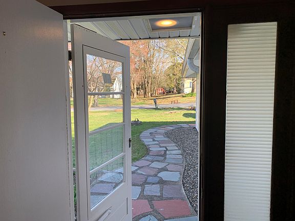 Front Entrance looking at Valley view Rd.