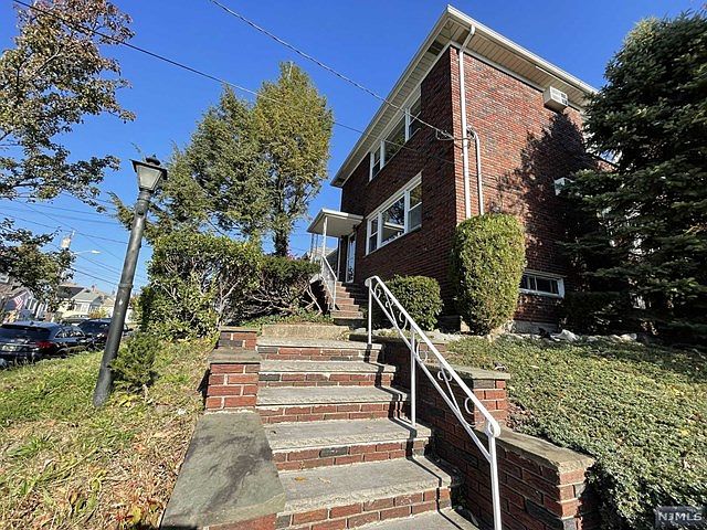 1st image of 48 Fairmount Ave Floor 2