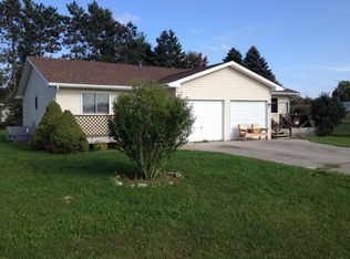 44 N Black River Rd, Croswell, MI 48422