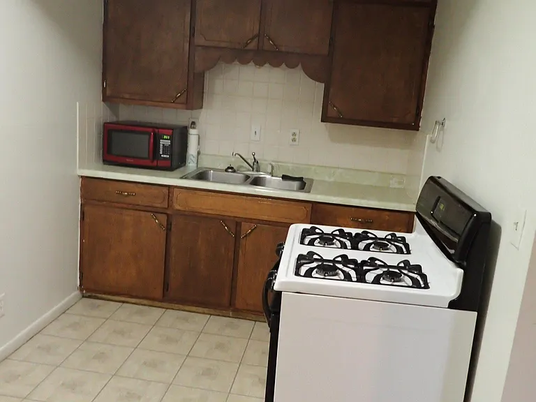 410 W McPherson St #2 — Photo 9