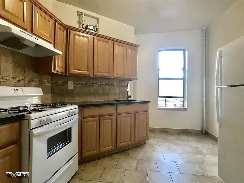 2nd image of 315 E 167th St APT 3H
