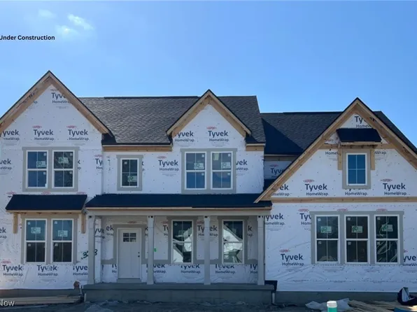 3268 Woodstone Ln, Avon, OH 44011