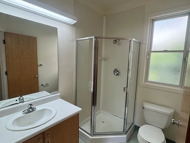 2527 Piedmont Ave #C — Photo 17