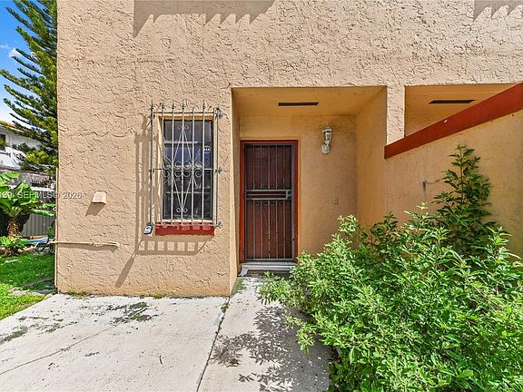 2nd image of 2433 W 52nd Pl #8-1