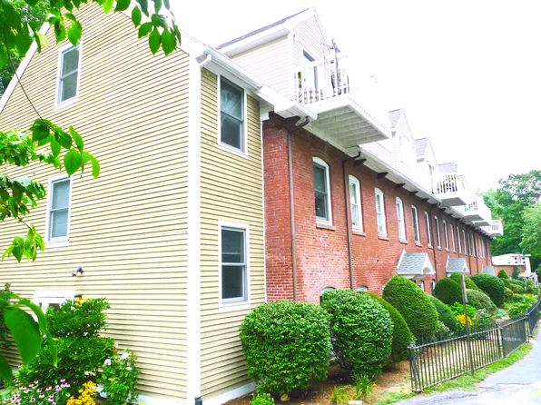 53 Clark Ave APT 16, Northampton, MA 01060