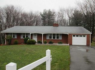 322 Westbrook Dr, Butler, PA