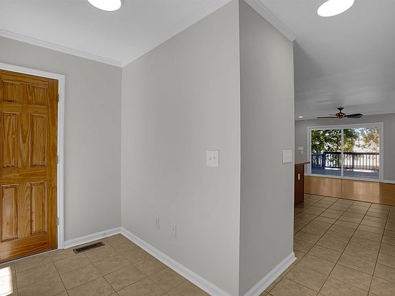 3rd image of 301 Harbor Heights Dr APT 17D