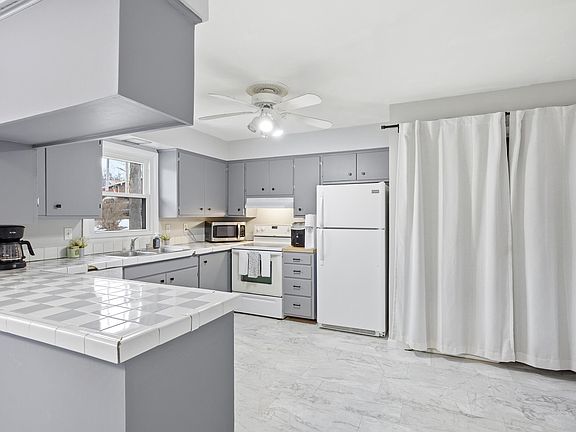 5th image of 1403 Ridgemont Ct