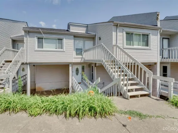 1050 21st Ave NW APT 61, Hickory, NC 28601