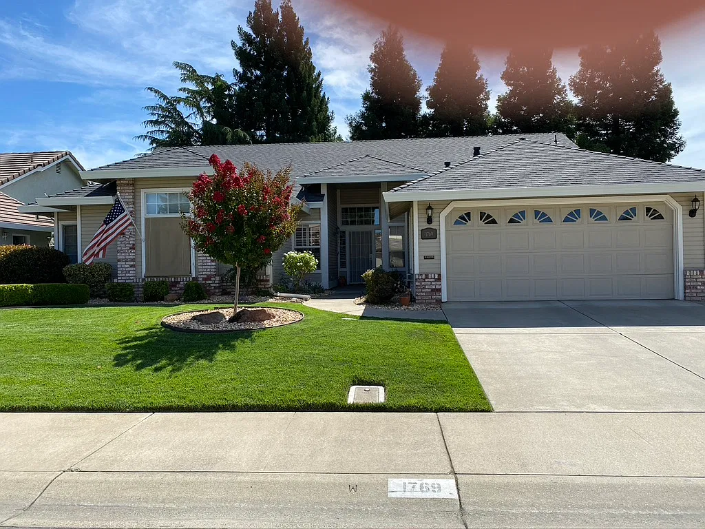 4 bed, 2100 sqft, $1,100 — Photo 1