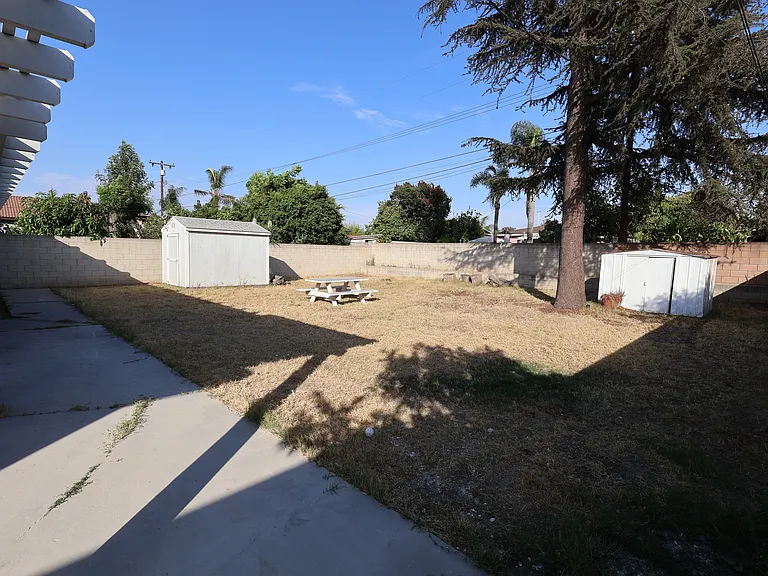 1618 N Hacienda Blvd — Photo 24