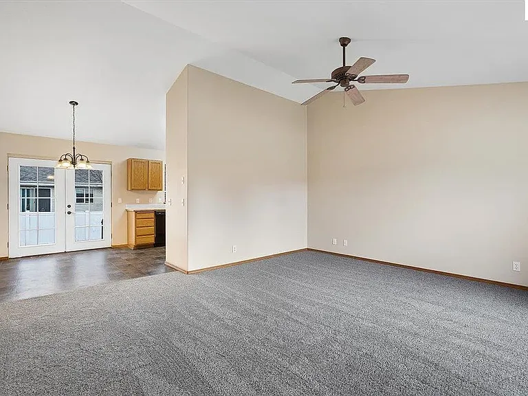 842 N Doryport Ct — Photo 13