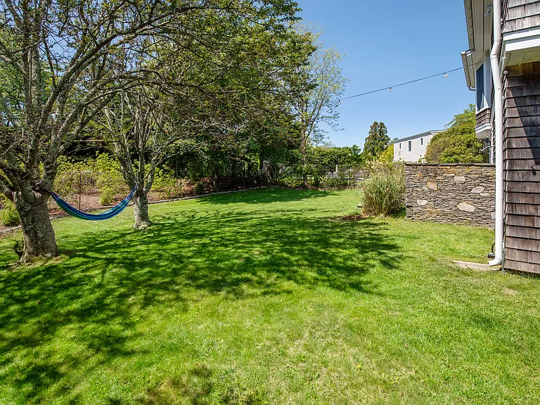 95 S Fairview Ave — Photo 31