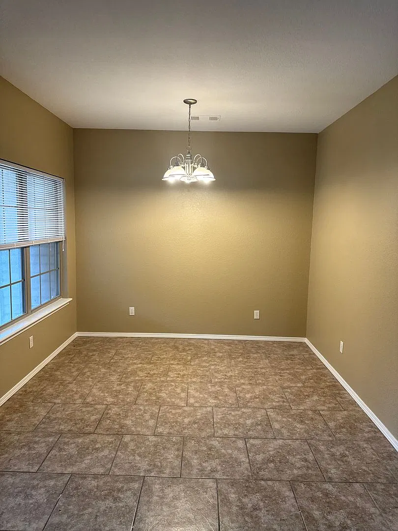 Clinic Lane 1307 — Photo 4