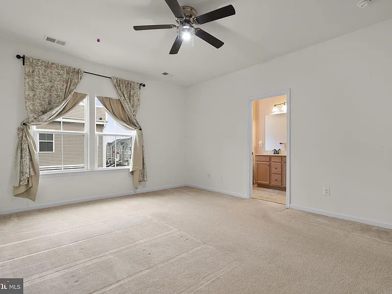 41690 McMonagle Sq — Photo 17