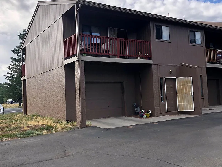 2860 N Fairview Dr — Photo 9