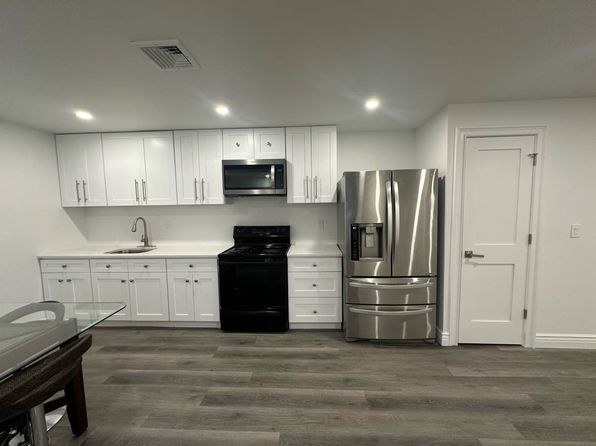 3 Rhododendron Ct #L