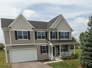 860 N Deerpath Rd, North Aurora, IL 60542