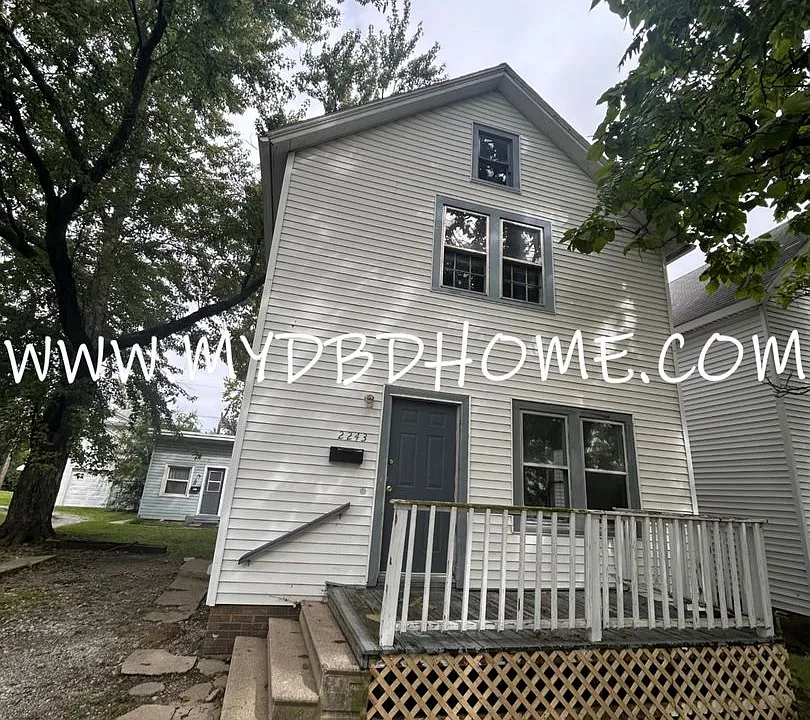 2243 New Haven Ave