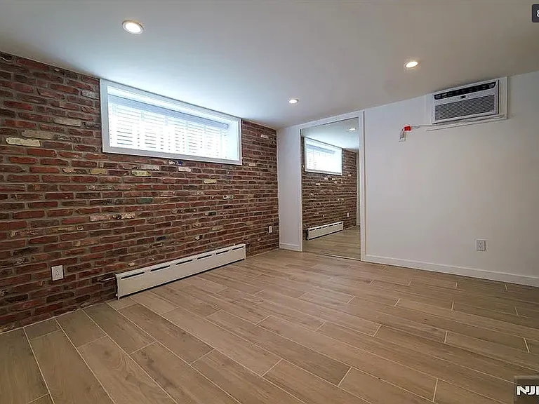 116 N Beverwyck Rd #8 — Photo 12