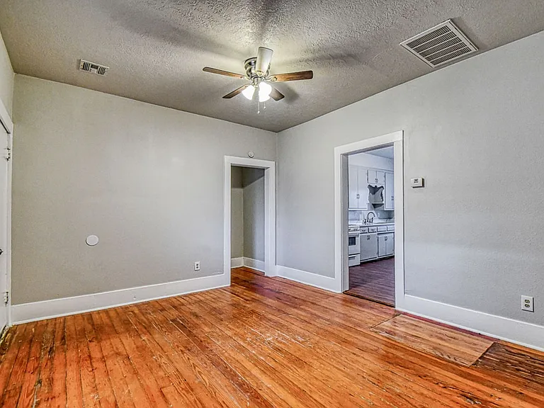 711 Jenkins Ave — Photo 3