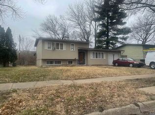 2925 SW Twilight Dr, Topeka, KS 66614