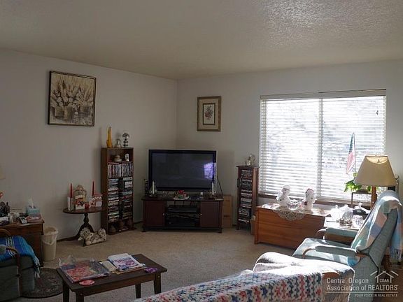 3rd image of 825 NE 7th St