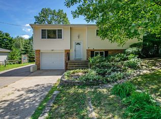 3528 Balsam Ave NE, Grand Rapids, MI 49525