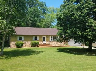 11925 Airline Dr, South Lyon, MI