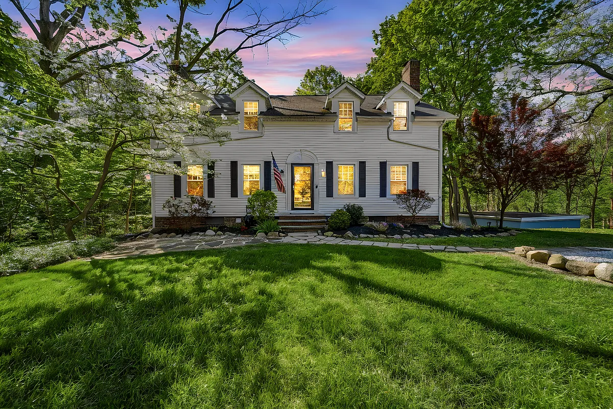 Front view evening - 35814 Ridge Rd