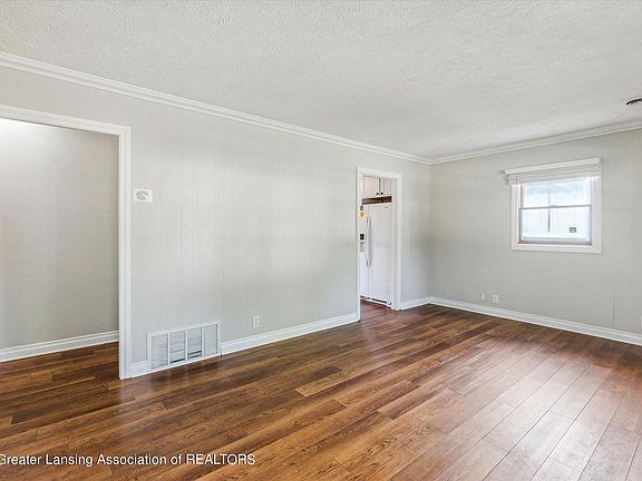 2nd image of 636 Denver St
