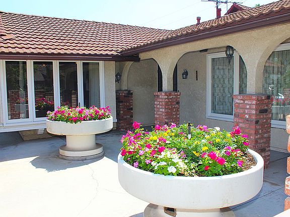 5th image of 3192 Oak Knoll Dr