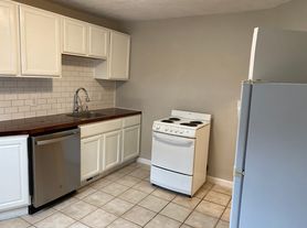 1939 Coltman Rd, Cleveland, OH