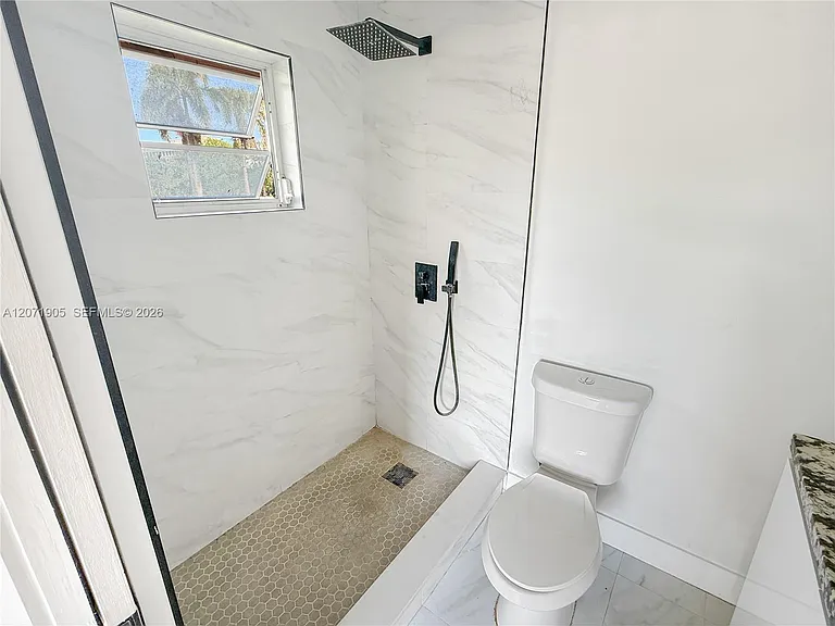 8035 Lake Dr #205 — Photo 8