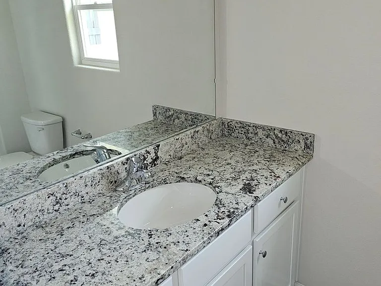 524 Hawley St — Photo 26